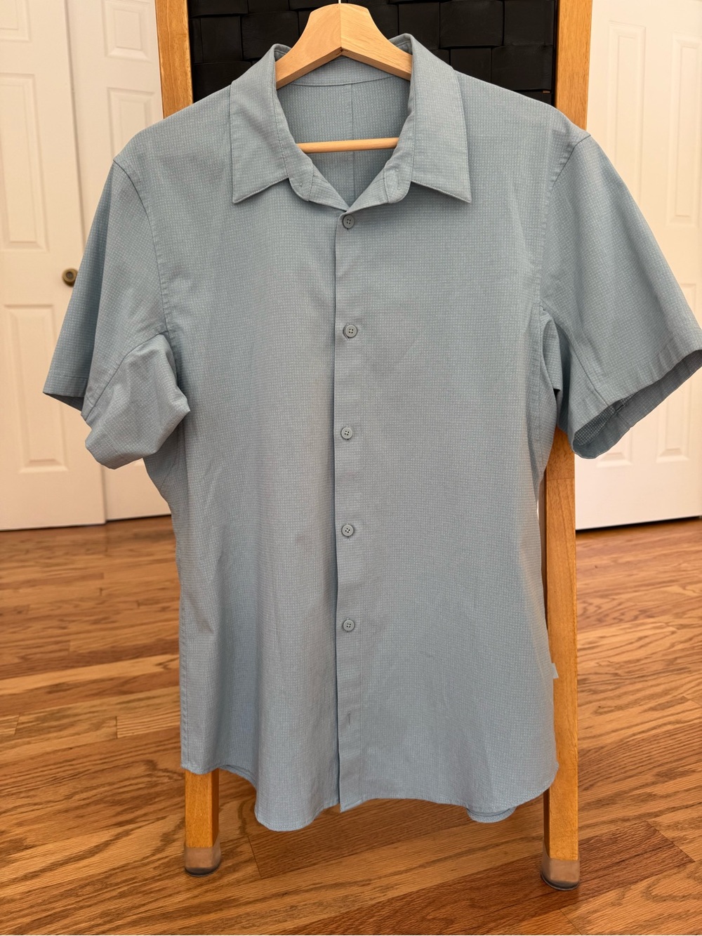 lululemon athletica Men's Short-Sleeve Button-Down Shirt - Light Blue
